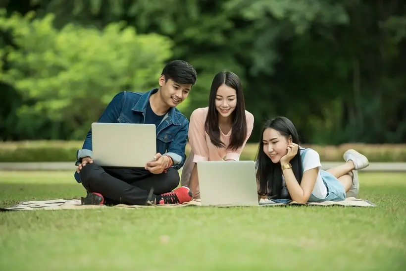 Can Students Get a Cedula